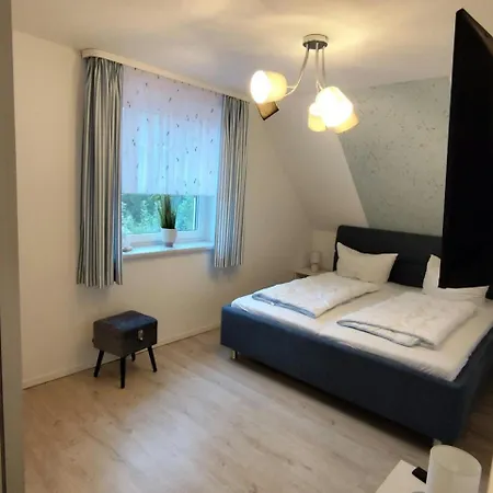 Komfort-doppelhaus, 3 Schlafzimmer, *