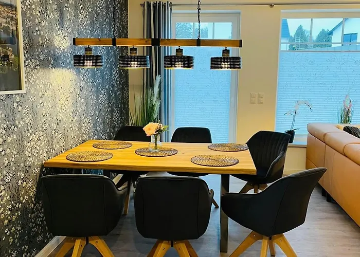 Komfort-doppelhaus, 3 Schlafzimmer, アパート